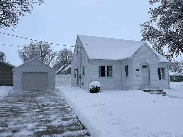 97 W 13th ST, Zumbrota, MN 55992