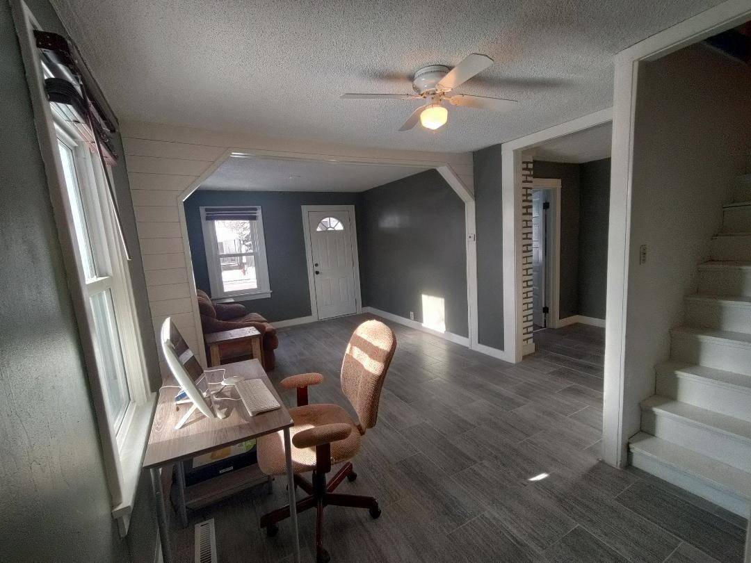 Faribault, MN 55021,725 Francis ST