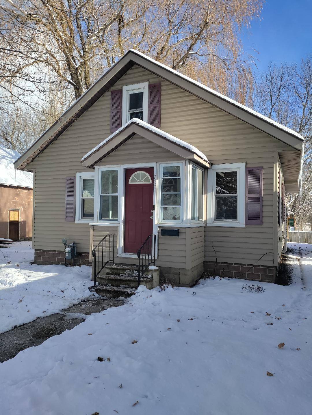 725 Francis ST,  Faribault,  MN 55021