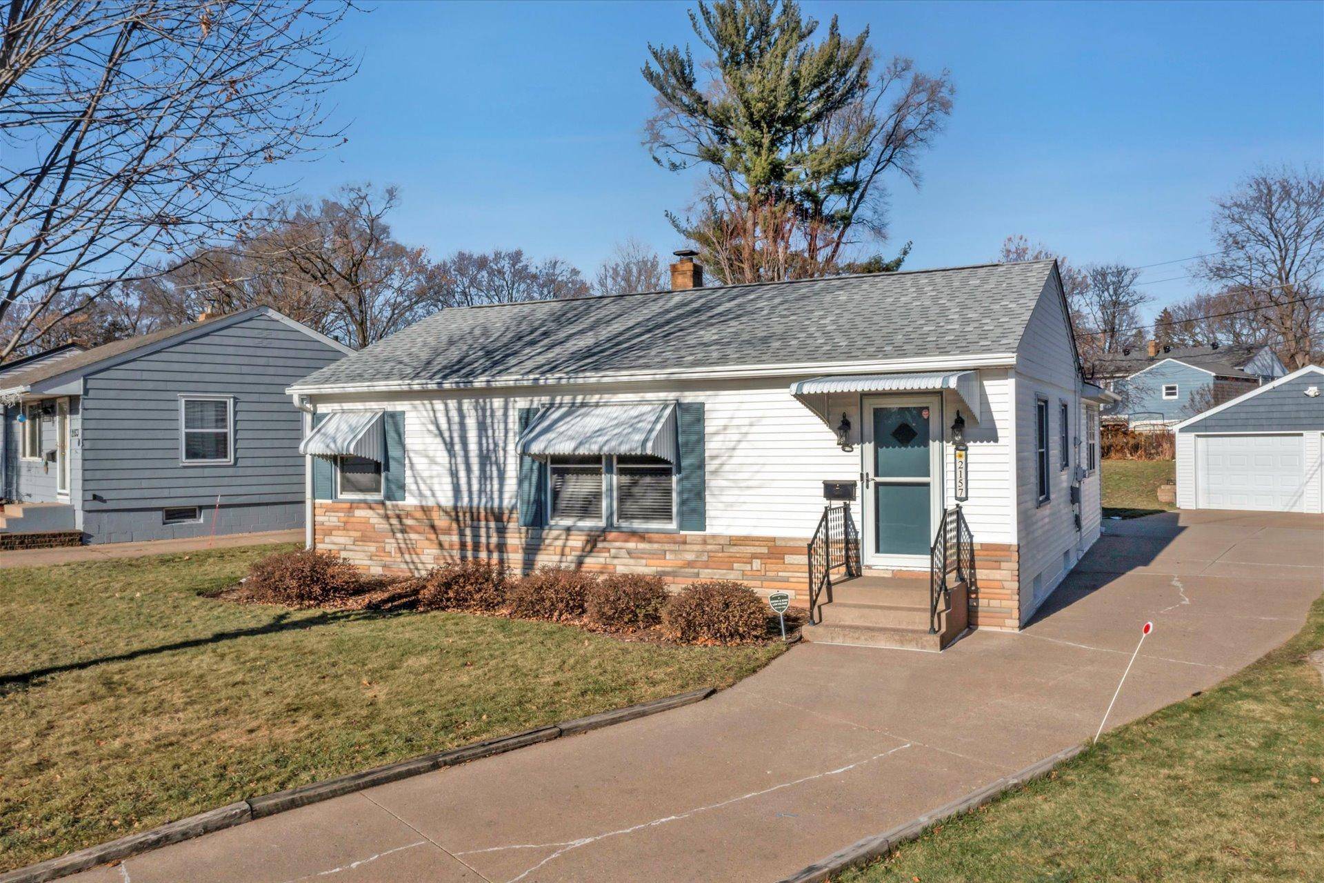 2157 Jessamine AVE E, Saint Paul, MN 55119