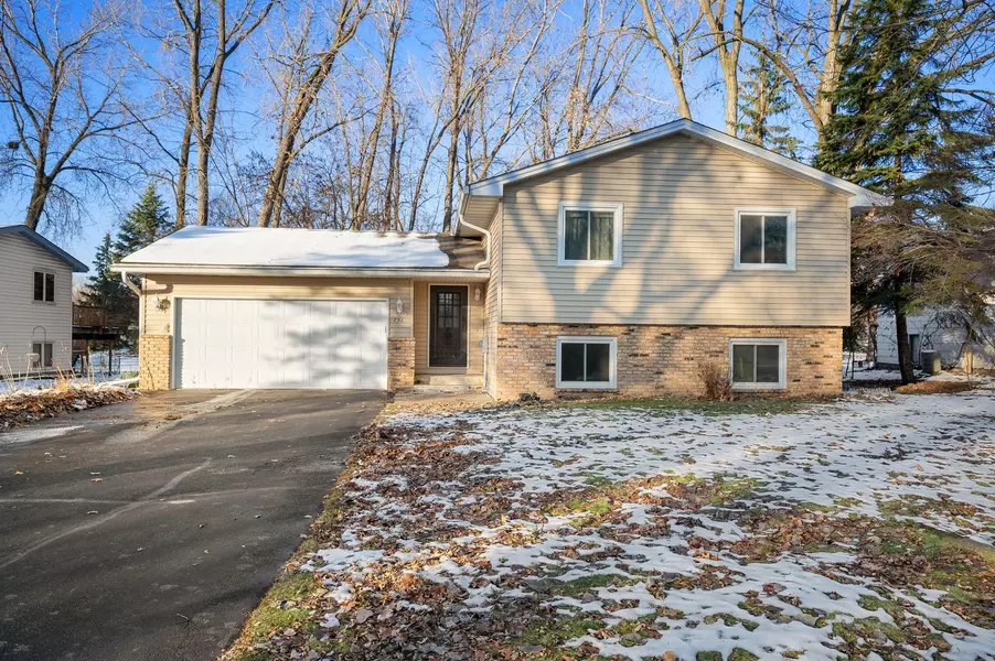 751 Hiawatha AVE, Vadnais Heights, MN 55127