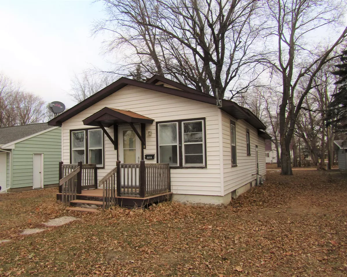 Appleton, MN 56208,431 E Ronning AVE