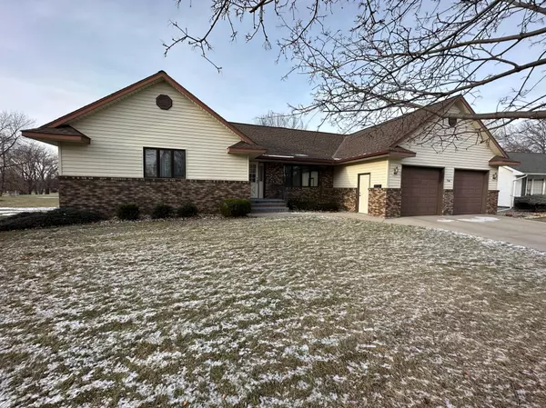 716 23rd ST SE, Willmar, MN 56201