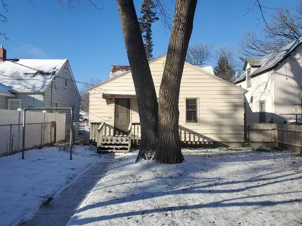 Little Falls, MN 56345,608 1st ST NE