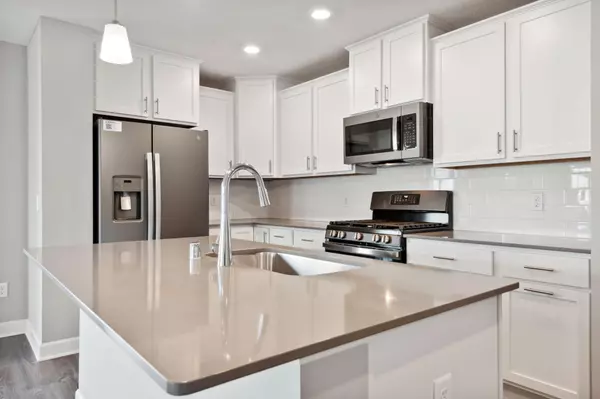 7225 Ada DR, Lino Lakes, MN 55038