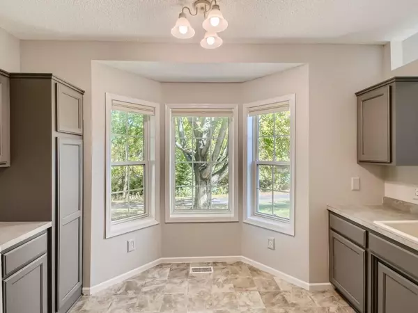 Roseville, MN 55113,2121 Albemarle CT N