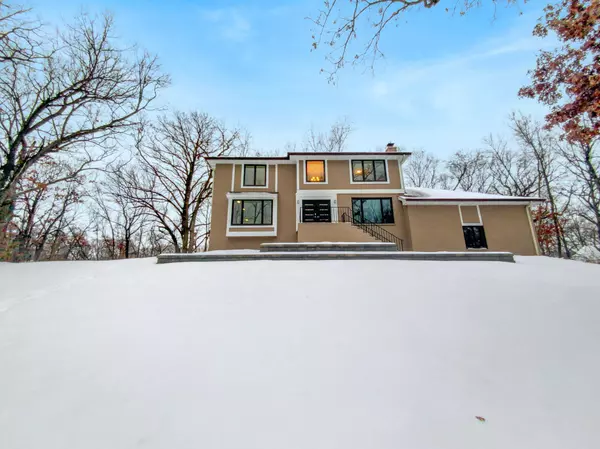 14101 Council CIR, Minnetonka, MN 55305