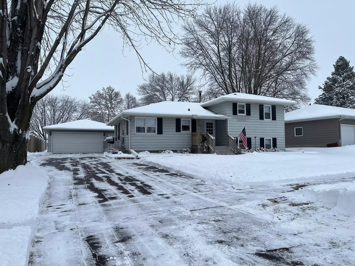 Fairmont, MN 56031,1123 Day ST