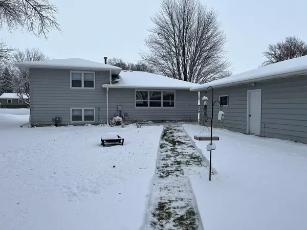 Fairmont, MN 56031,1123 Day ST