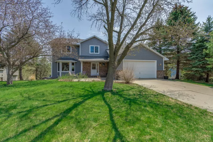 740 Ashley DR, Chaska, MN 55318