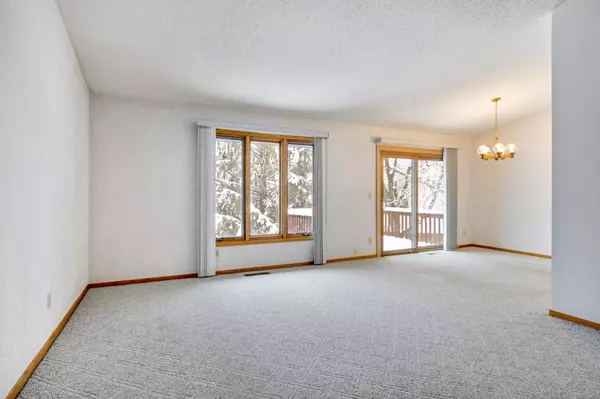 Roseville, MN 55112,2434 County Road D W #4