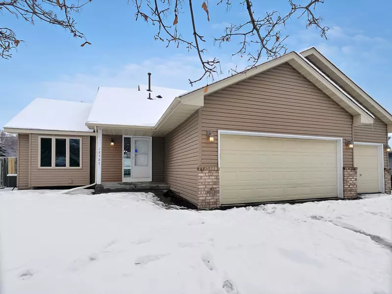 18585 English AVE, Farmington, MN 55024