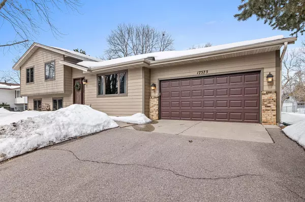 17575 Iceland TRL, Lakeville, MN 55044