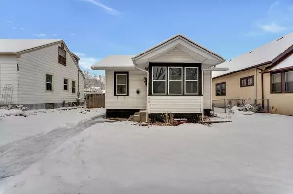 661 Cottage AVE E, Saint Paul, MN 55106