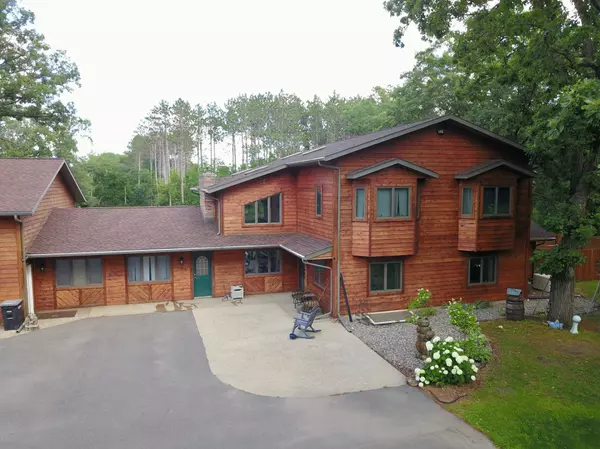 Little Falls, MN 56345,1608 W River RD