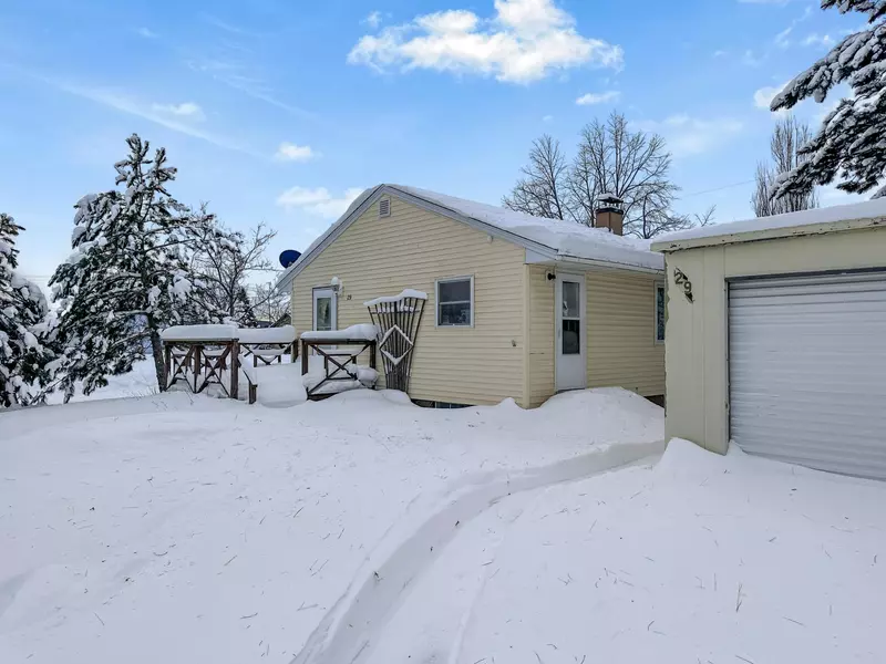 29 Beech CT, Babbitt, MN 55706