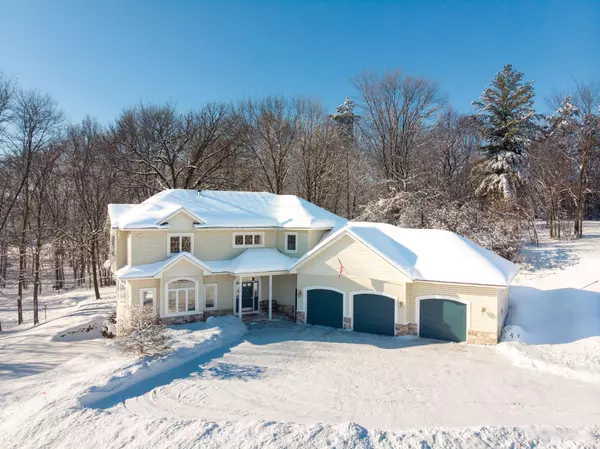 7065 Woodland TRL, Greenfield, MN 55373