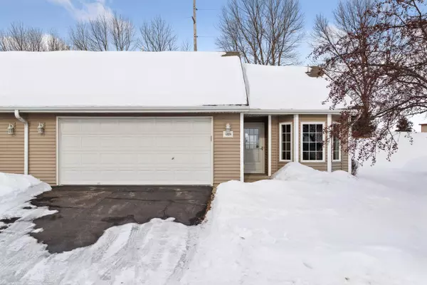 1324 Eagle DR, Waconia, MN 55387