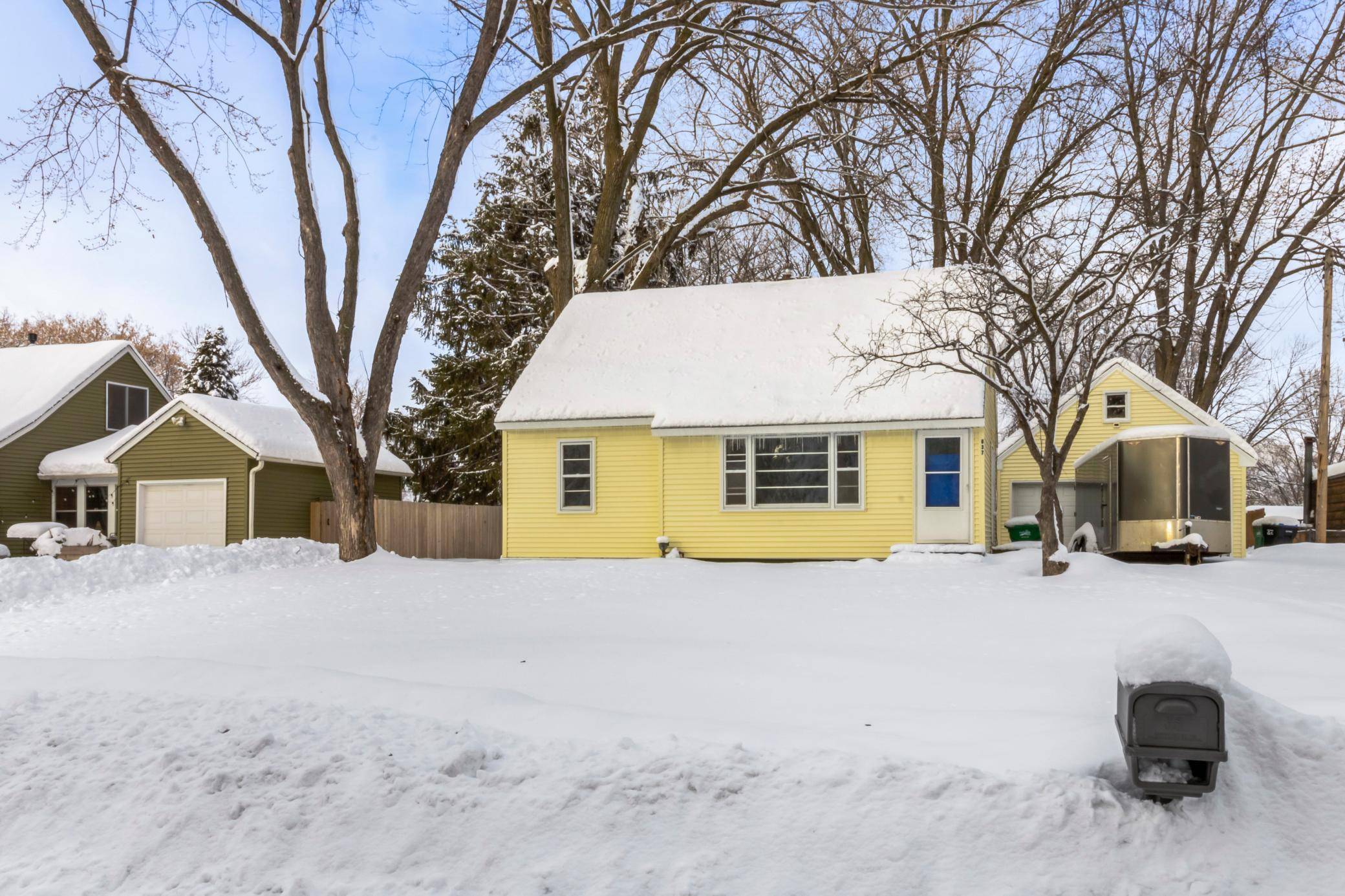 637 Skillman AVE W, Roseville, MN 55113