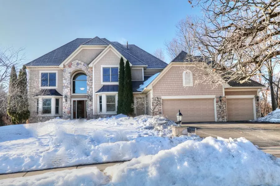 9425 Shetland RD, Eden Prairie, MN 55347