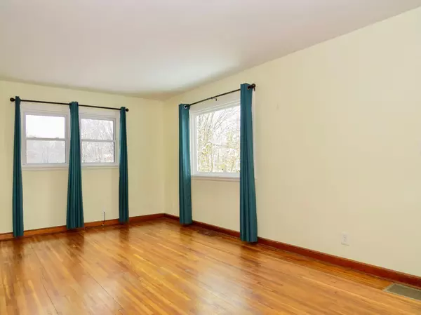 909 10 1/2 ST SE Rochester, MN 55904