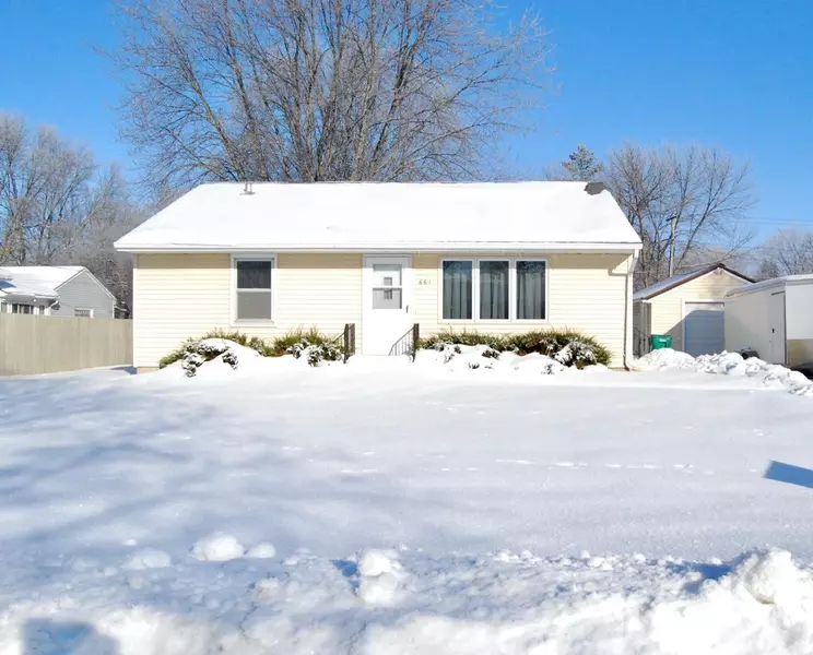 661 7th ST SW, Wells, MN 56097