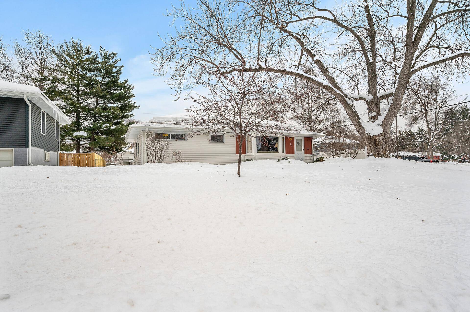 8943 Logan AVE S, Bloomington, MN 55431