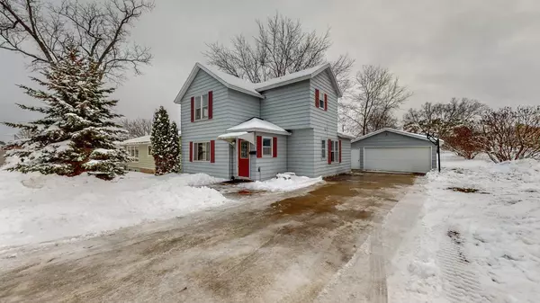 933 Grand ST SE, Chatfield, MN 55923