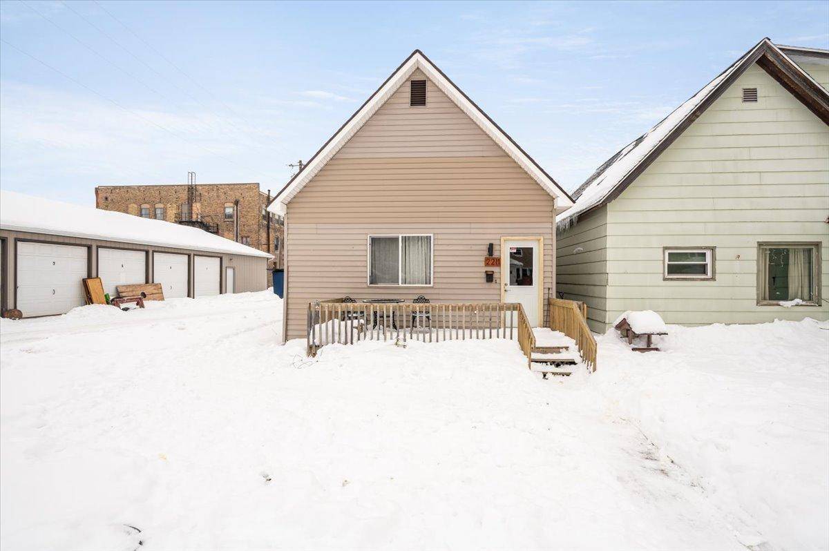 2211 E 6th ST, Superior Twp, WI 54880