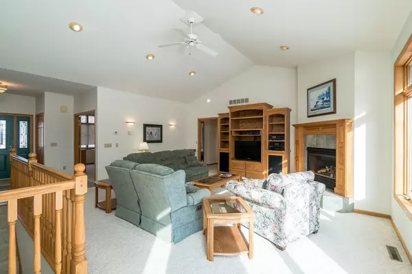 North Mankato, MN 56003,2152 Red Tail LN