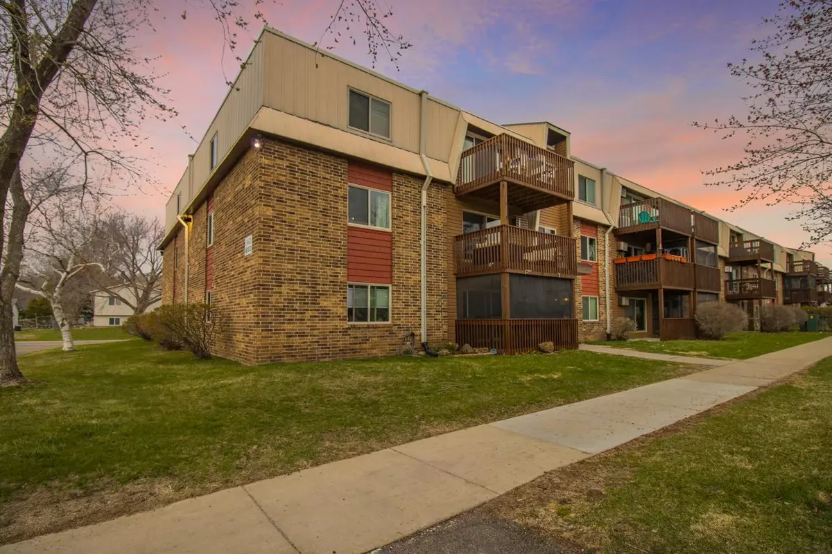 Apple Valley, MN 55124,14620 Garrett AVE #201