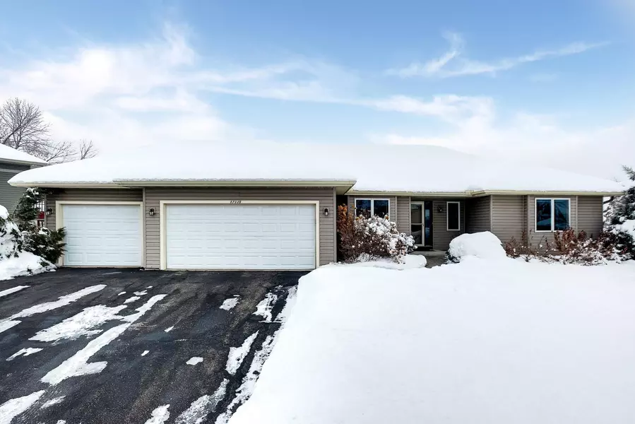 17335 Horizon TRL SE, Prior Lake, MN 55372