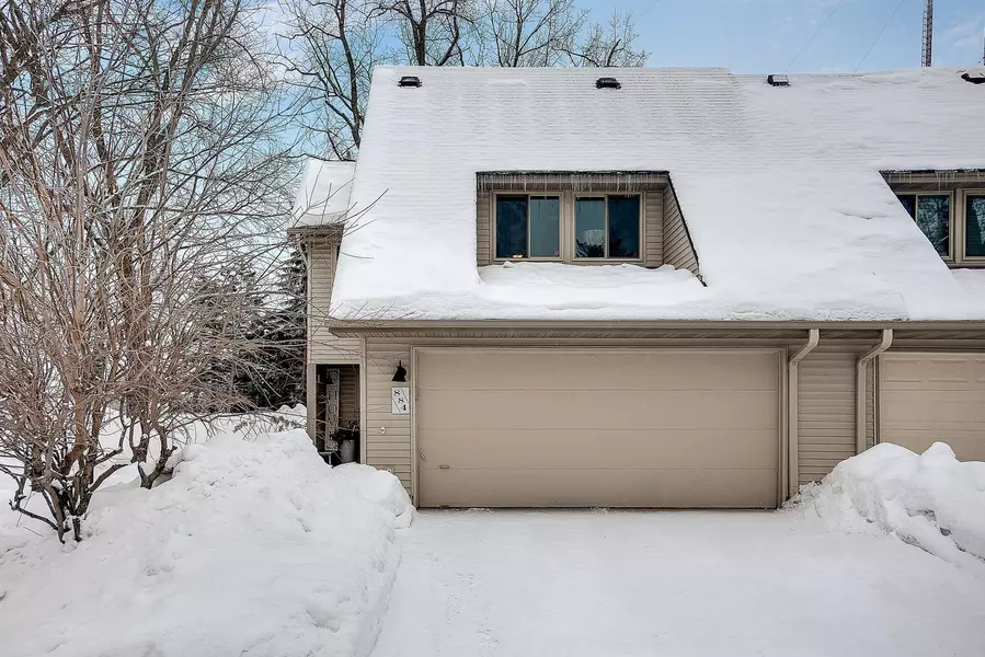 884 Nancy CIR, Shoreview, MN 55126