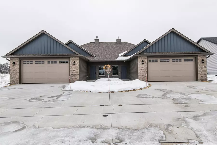 4602 Buckingham DR NW, Rochester, MN 55901