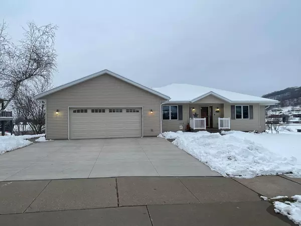 217 Haralson LN, La Crescent Twp, MN 55947