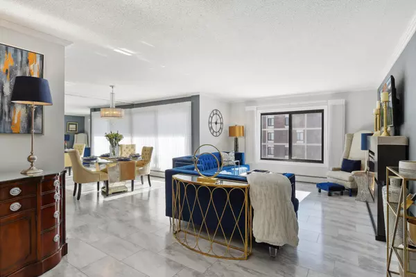 7220 York AVE S #320, Edina, MN 55435