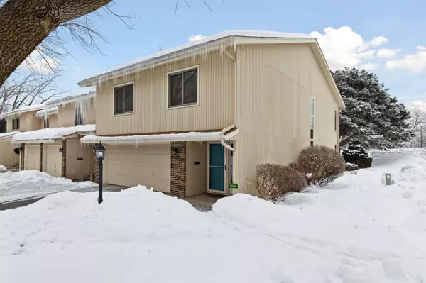 Bloomington, MN 55437,9363 Nesbitt RD