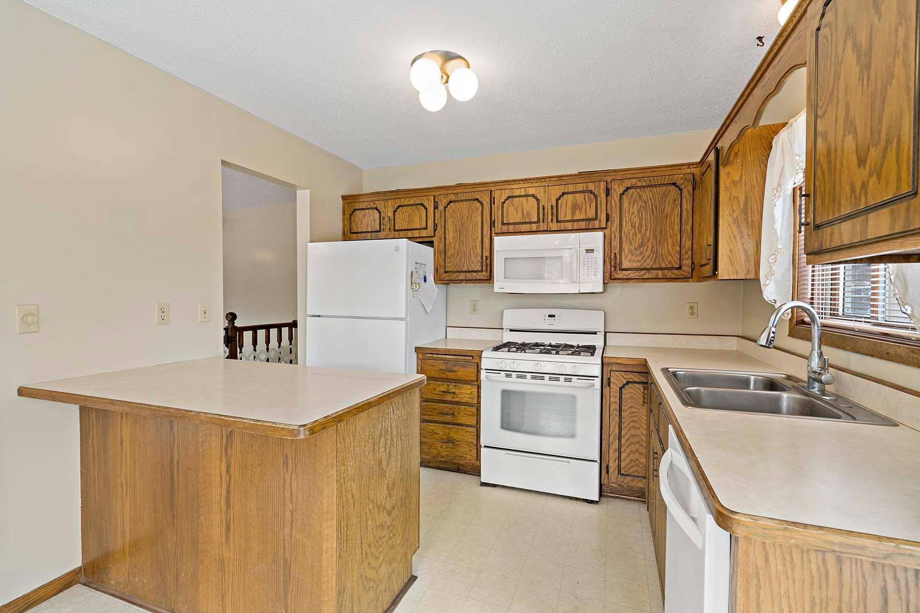 Forest Lake, MN 55025,5786 213th ST N