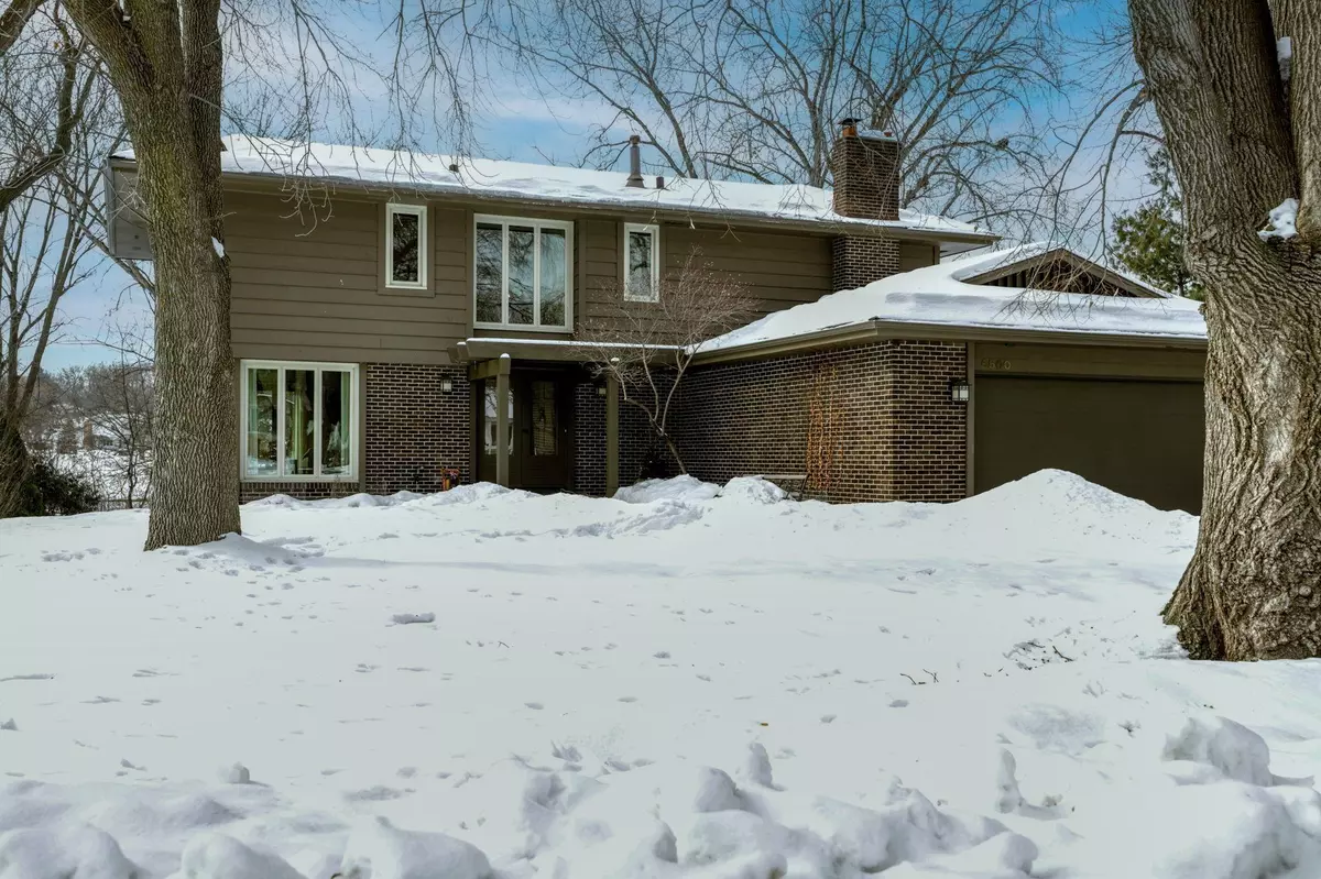 Edina, MN 55439,6500 Creek DR