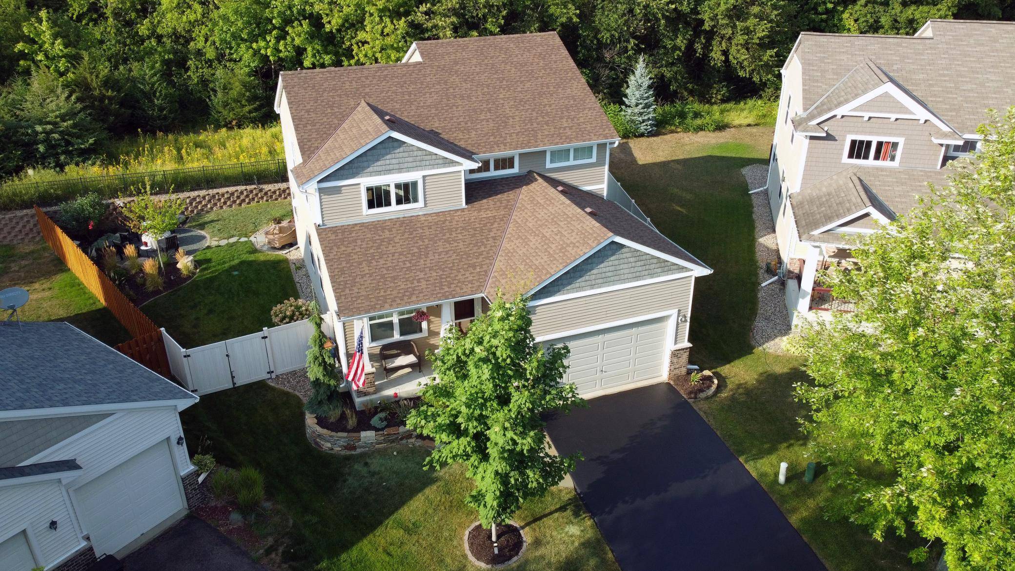 1601 Hackberry CT, Carver, MN 55315