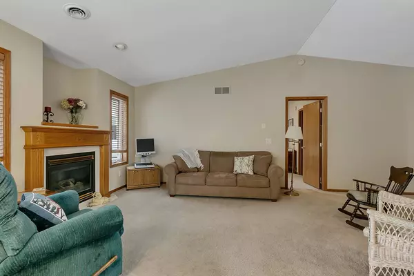 Sartell, MN 56377,422 Fieldcrest LN