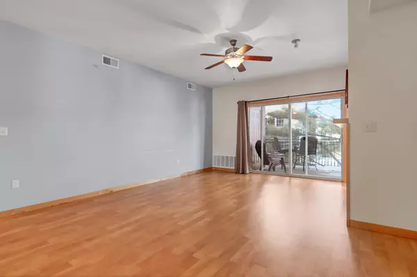 Lake City, MN 55041,1401 N Lakeshore DR #304