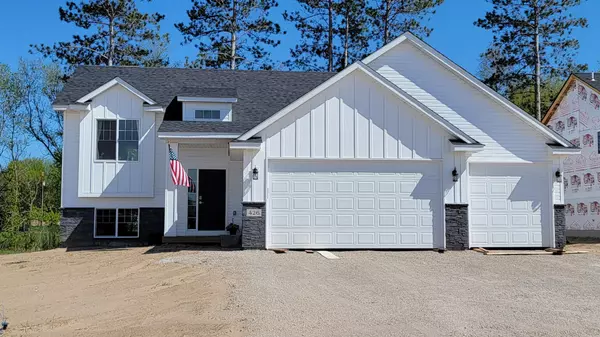 1112 NE Tiger CT NW, Isanti, MN 55040