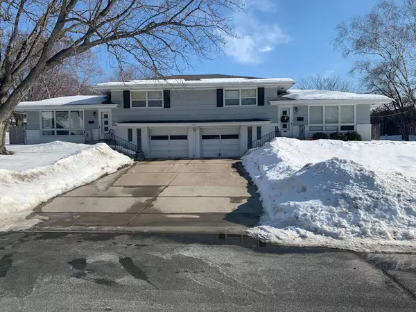 6031-6033 Saint Johns AVE, Edina, MN 55424