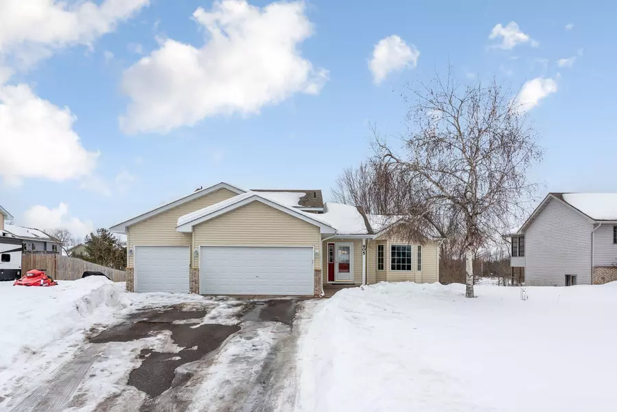 905 Marsh View AVE, Braham, MN 55006