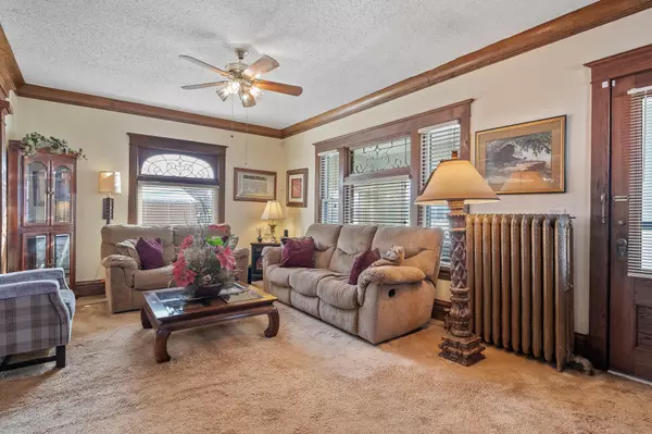 Minneapolis, MN 55408,312 E 34th ST