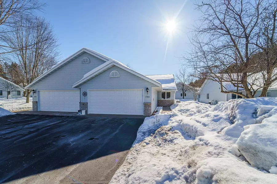 735 Nevada ST, Saint Croix Falls Twp, WI 54024