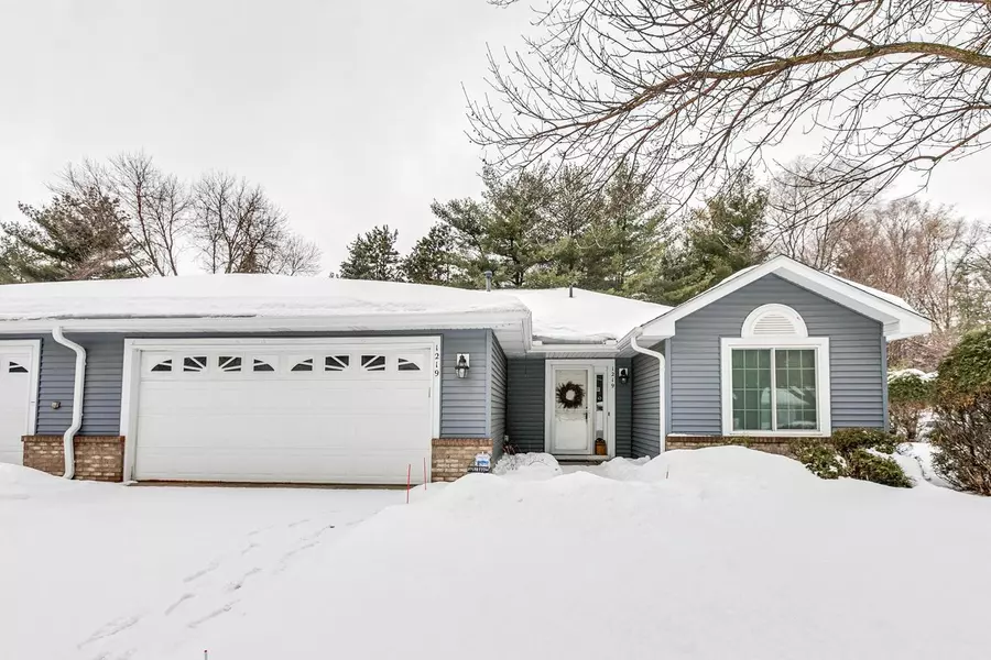 1219 Ravenswood CT, Shoreview, MN 55126