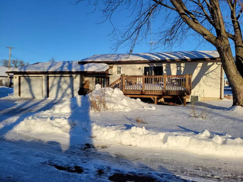 821 Hall ST, Stewart, MN 55385