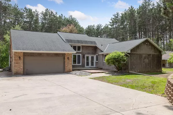 1382 Pine View TRL, Houlton, WI 54082